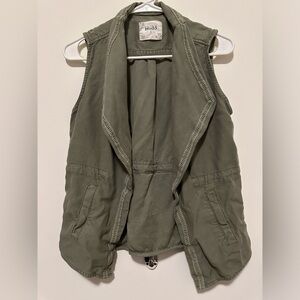 NWOT Mudd Cargo Vest